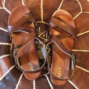 mia petrina sandal